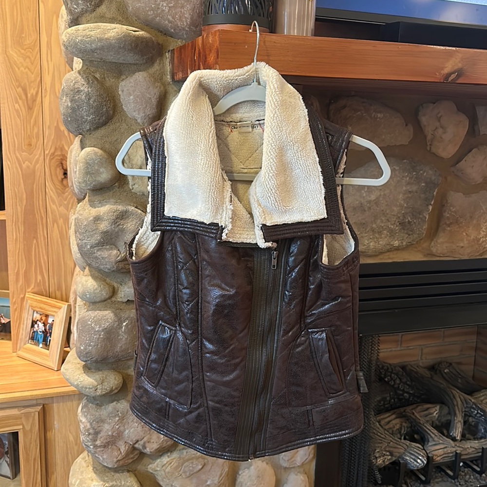 Chur Kor Kor Vest